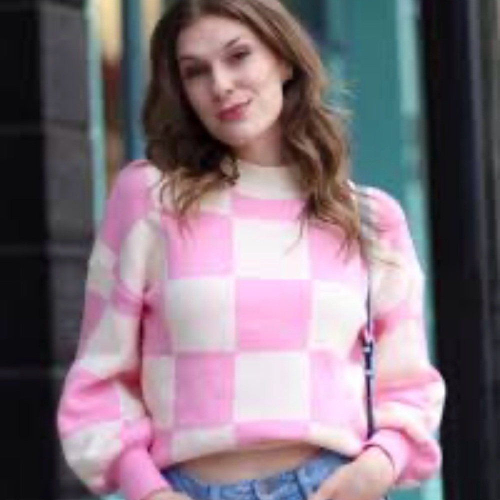 Zesica Pink Checkerboard Sweater size M